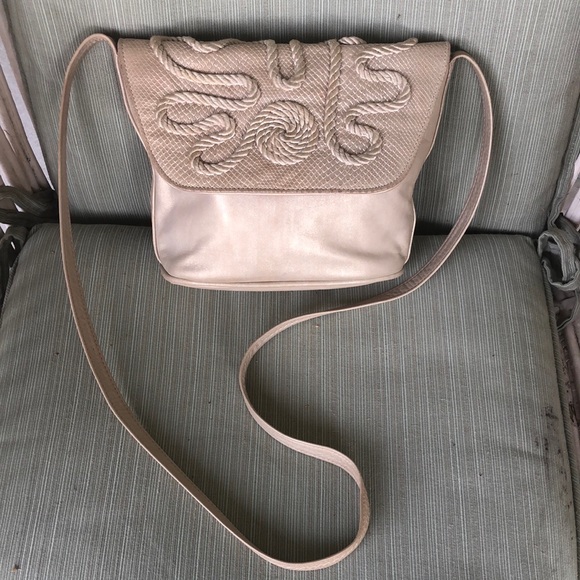 jenny tee Handbags - Vintage JENNY TEE Elegant Pewter Metallic Leather Shoulder Bag